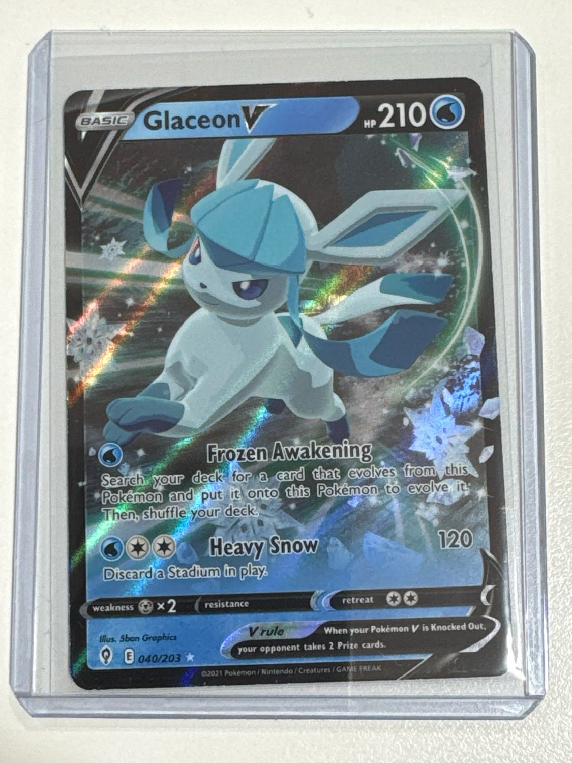 Pokemon TCG : Glaceon V (EVS 040)