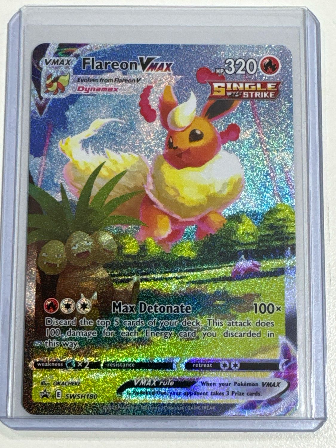 Pokemon TCG : Flareon VMAX (SWSH 180)