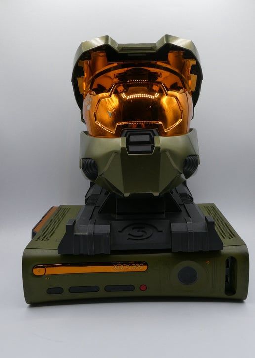 Xbox 360 Original Console Halo 3 Edition, Condition: W/ Master Chief Helmet &amp; Black Controller