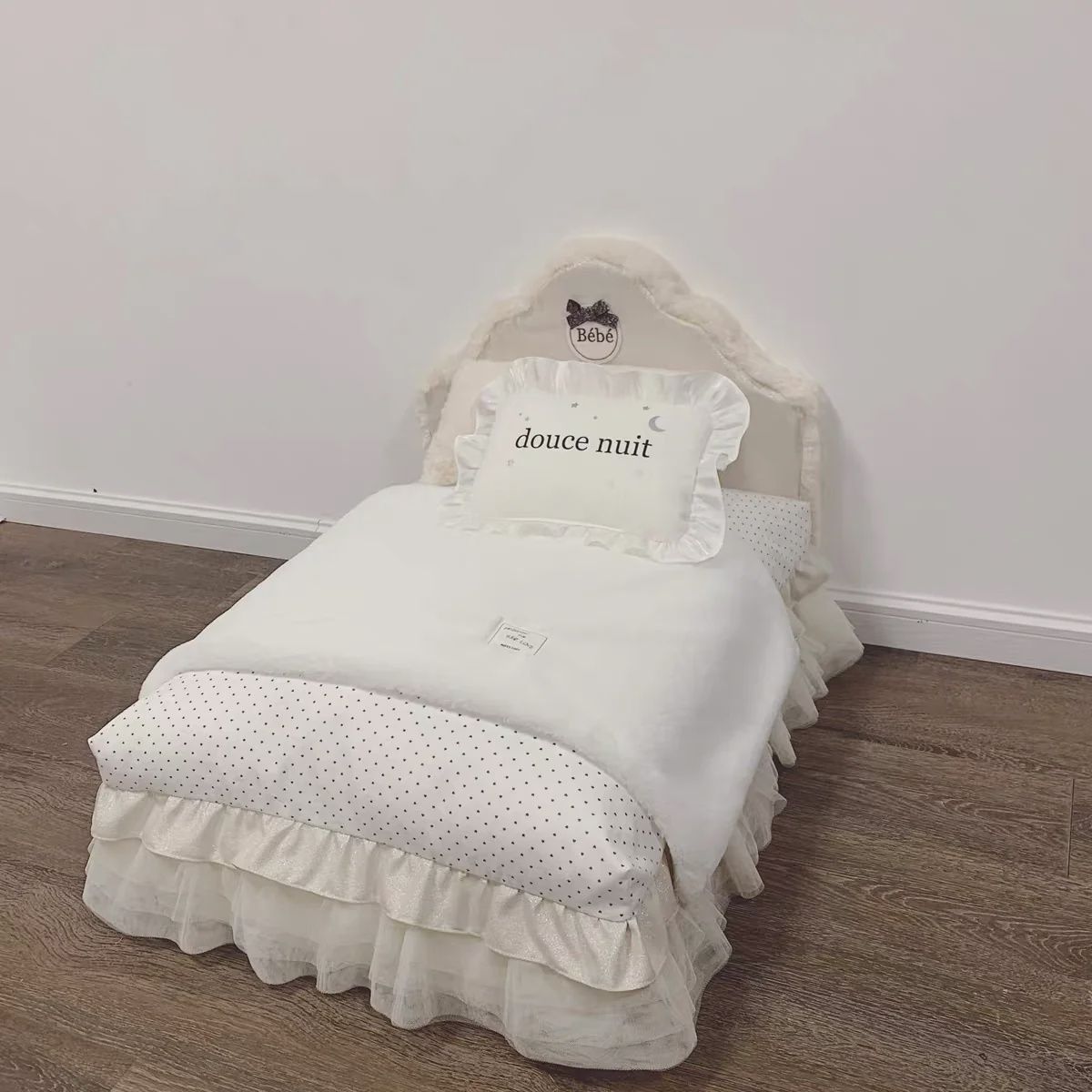 Nifty Fairy Premium style Bed Set with Pillows