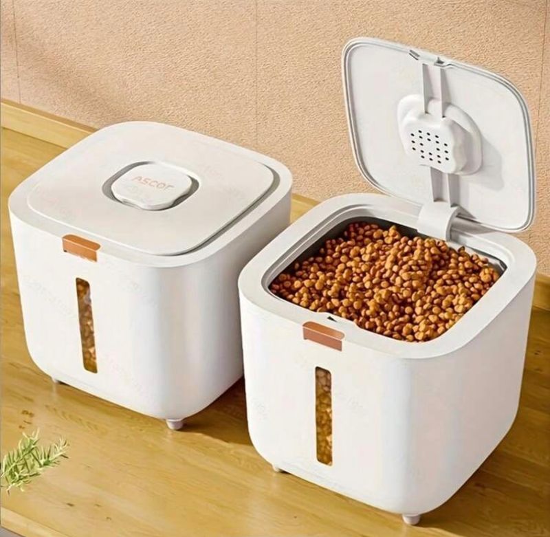 10-11Kg Food Storage Container with Measuring Cup - Ivory