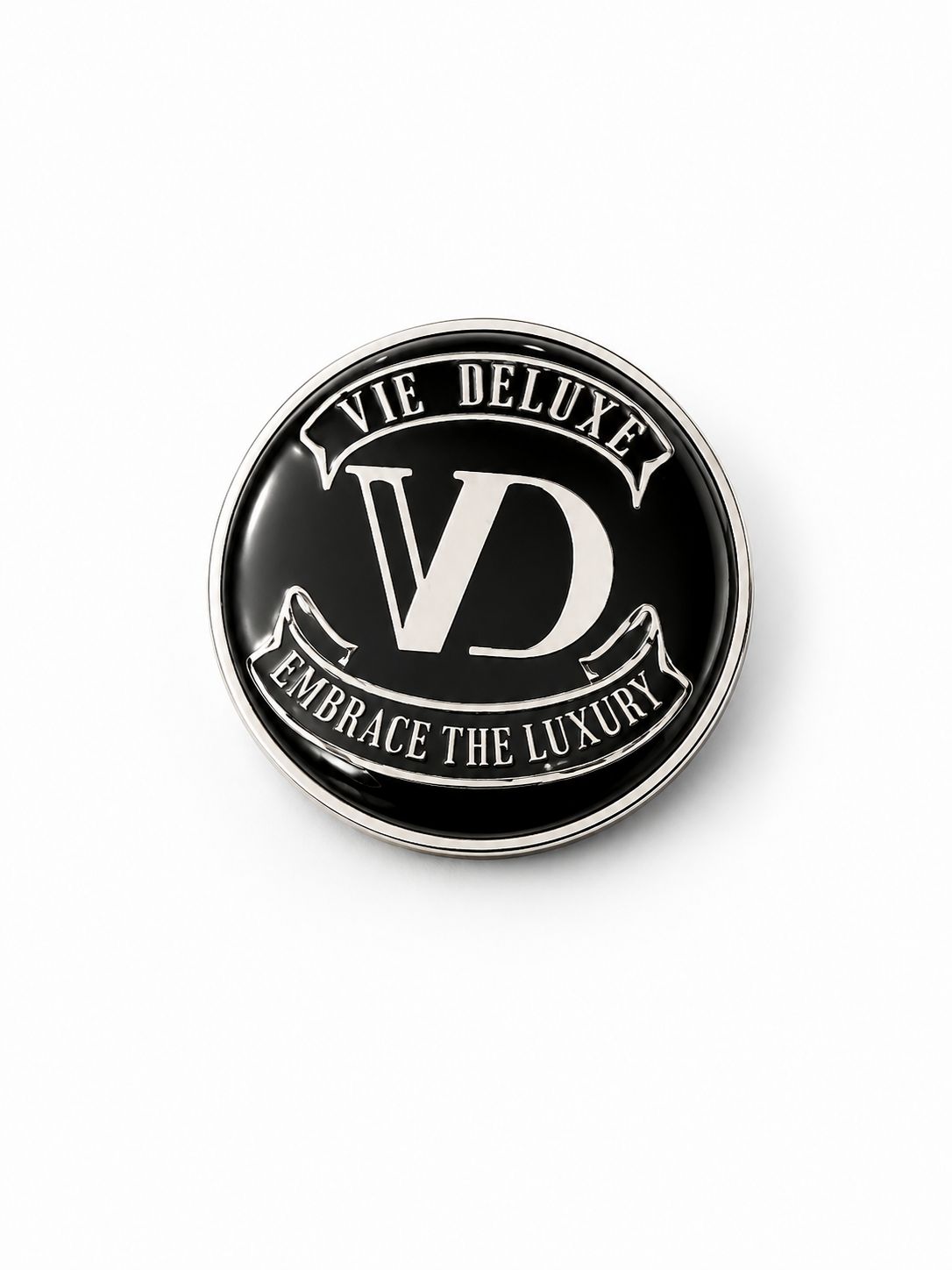 Vie Deluxe - Lapel Pin