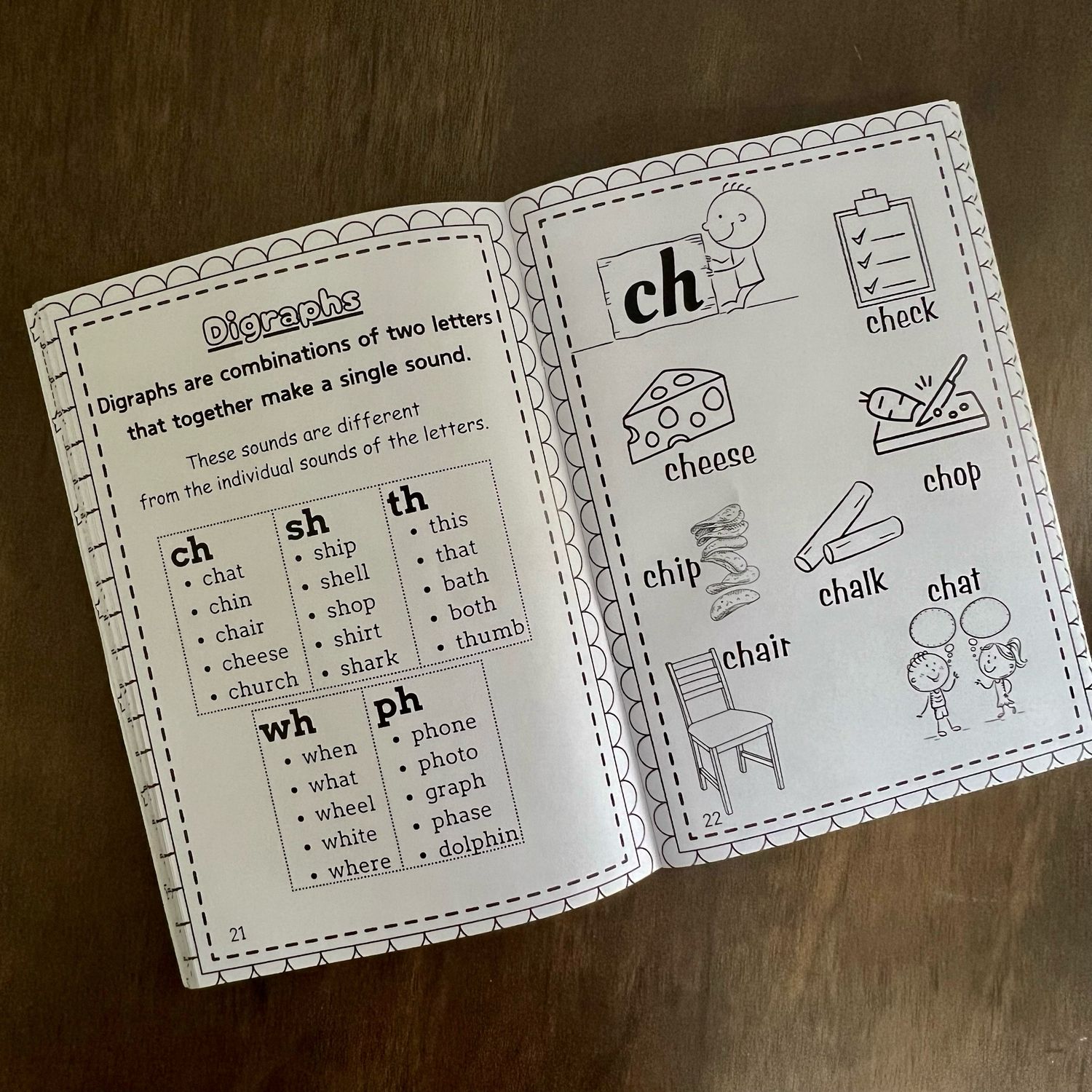 Phonics Funhouse - A Reading book to master phonics .Suitable for 3-6 years