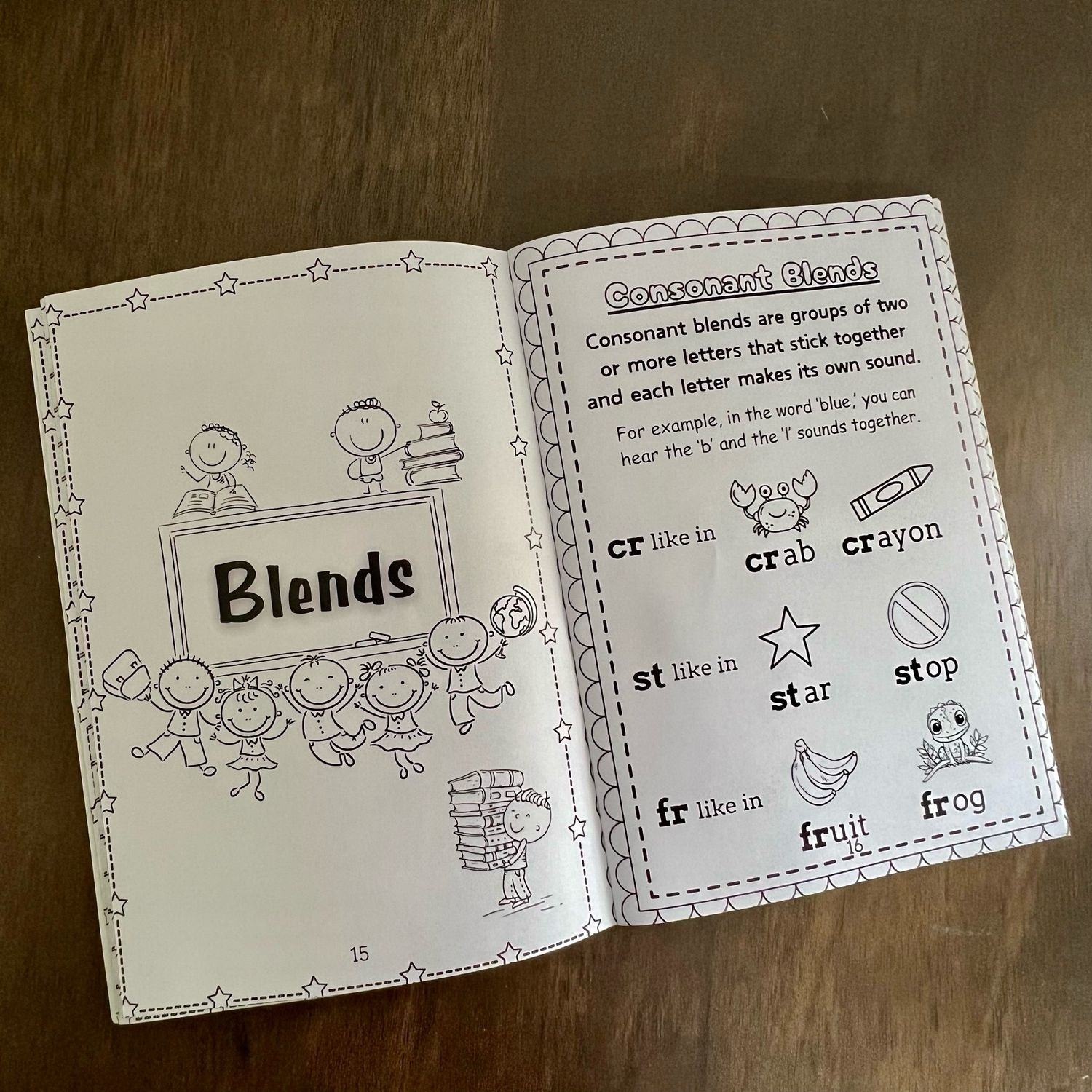 Phonics Funhouse - A Reading book to master phonics .Suitable for 3-6 years