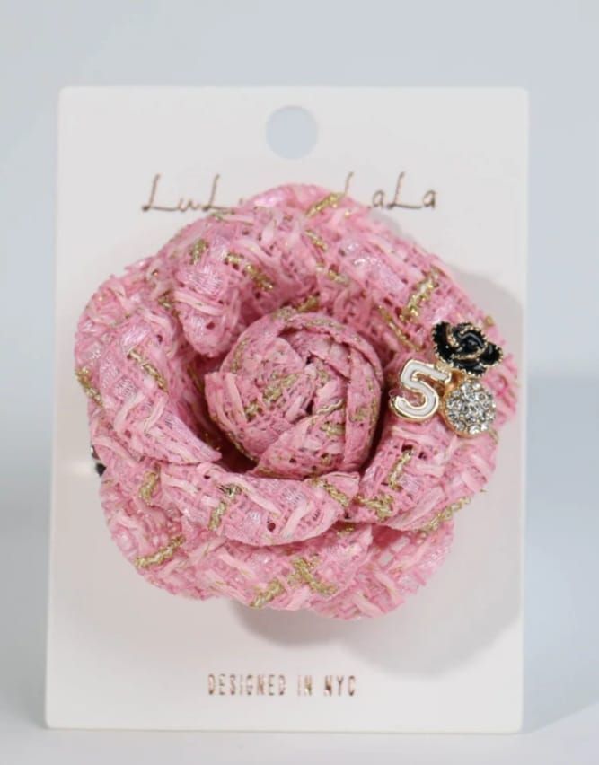 Fashion flower brooch