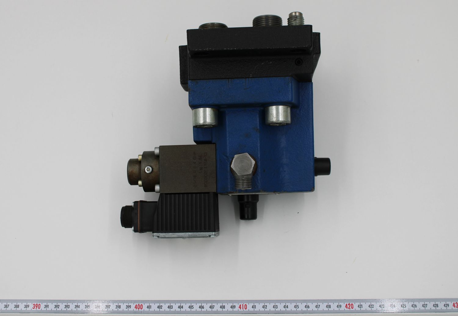 Rexroth R900954709 DBEME 20-51/200YG24K31M Directional Control Valve