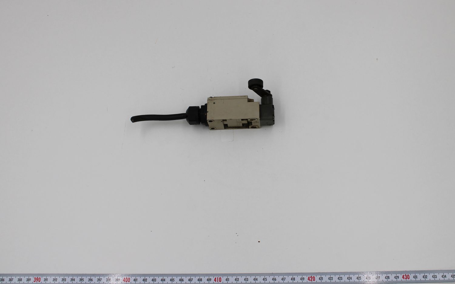 OMRON d4d limit switch