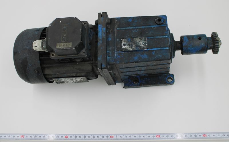 LENZE GST04-2M VBR 063C42  +    EN60034 MDEMA1M063-42