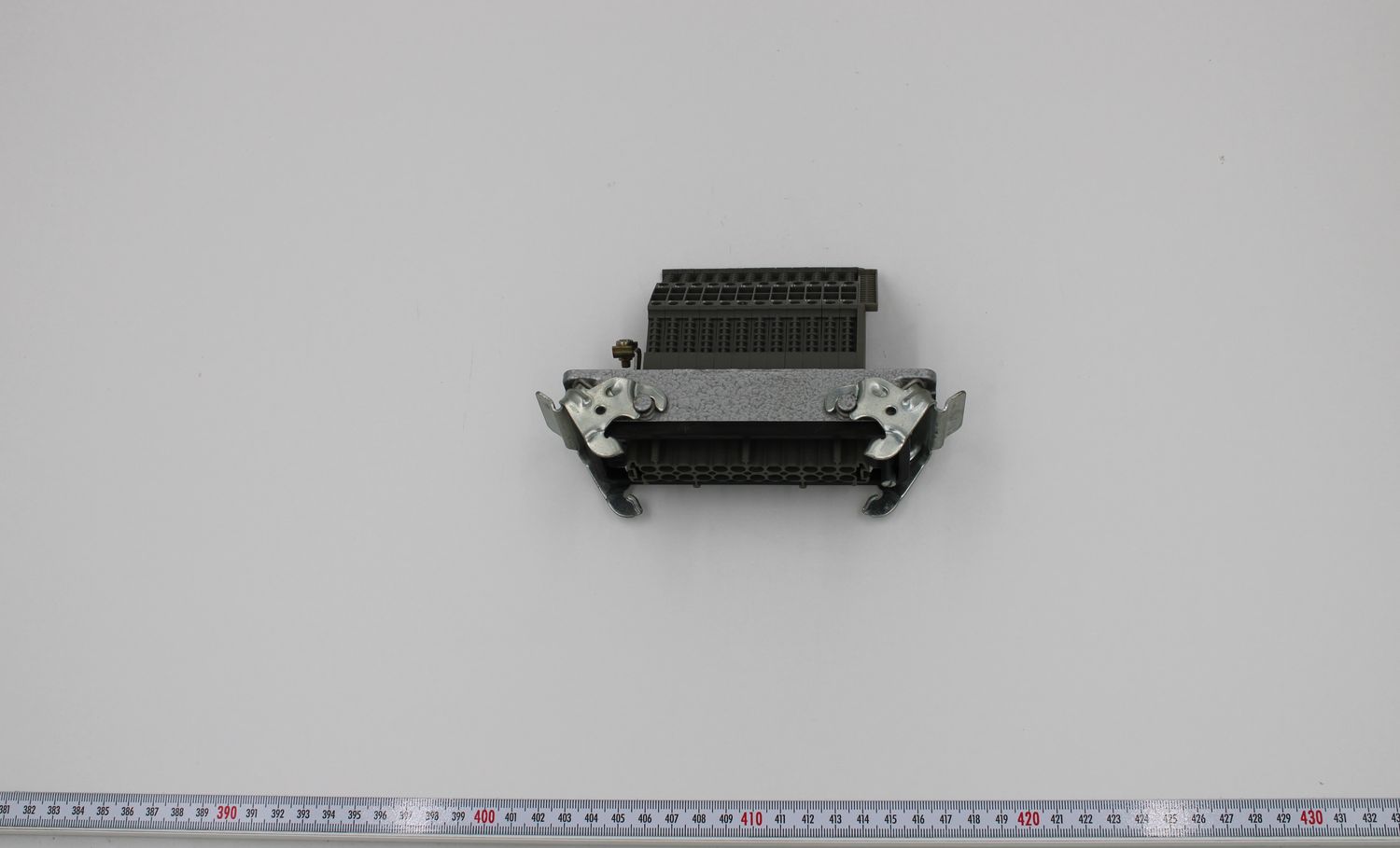 HARTING 70.100.XX53.3 400V 16A  (24 PINóW)
