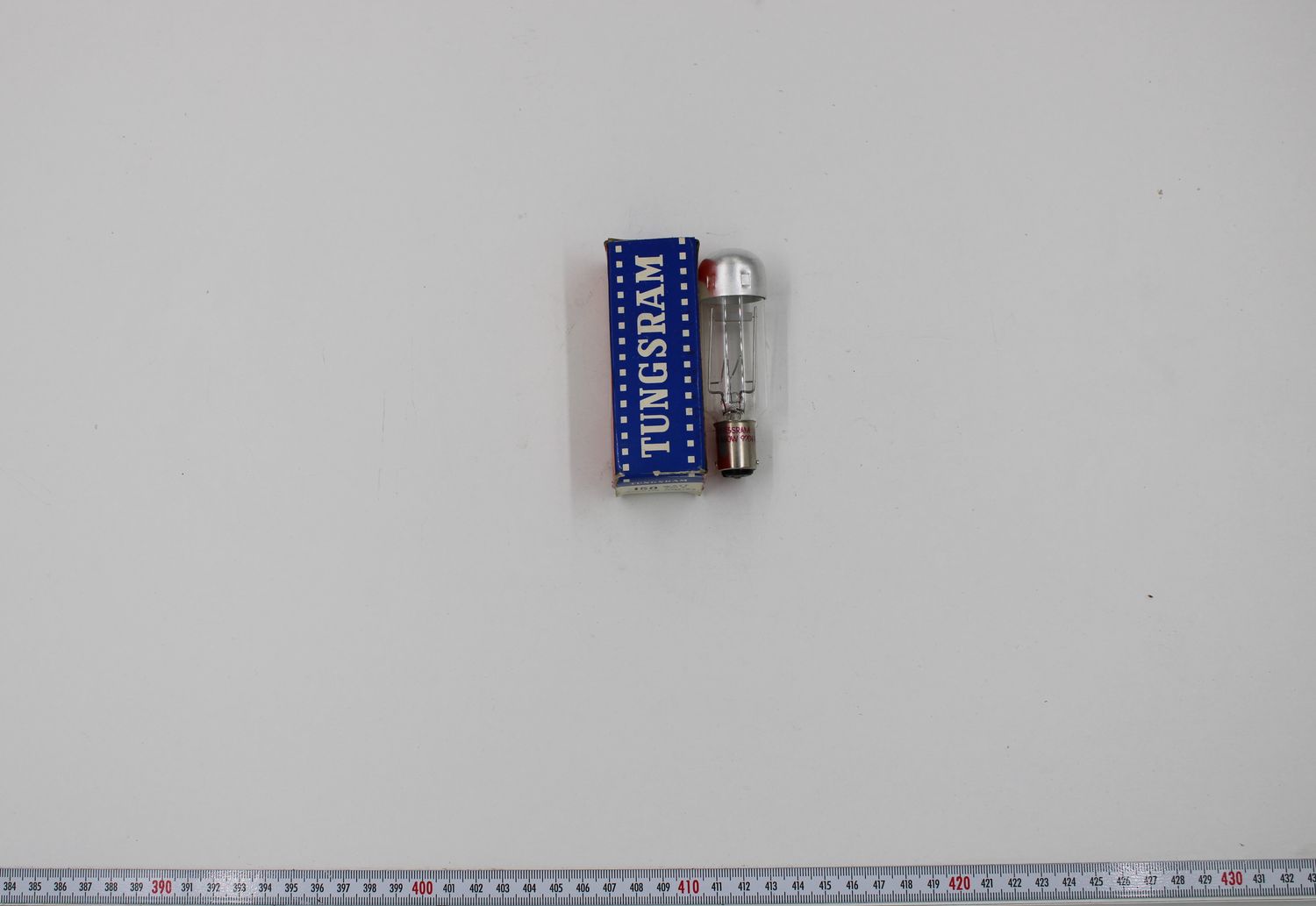 TUNGSRAM 150W 220V 9206 DA BAD 15 s