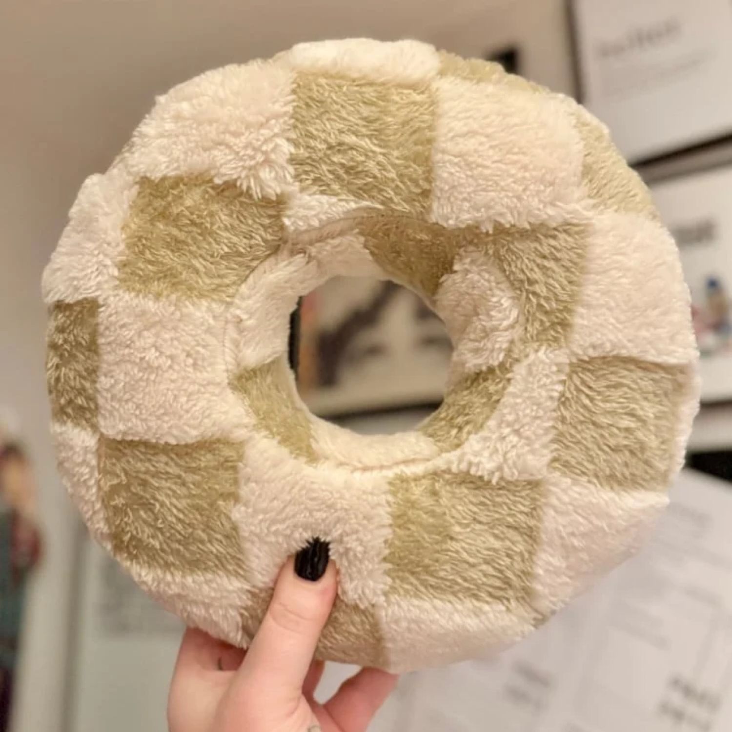 Two Tone Natural Checker Piercing Cushion