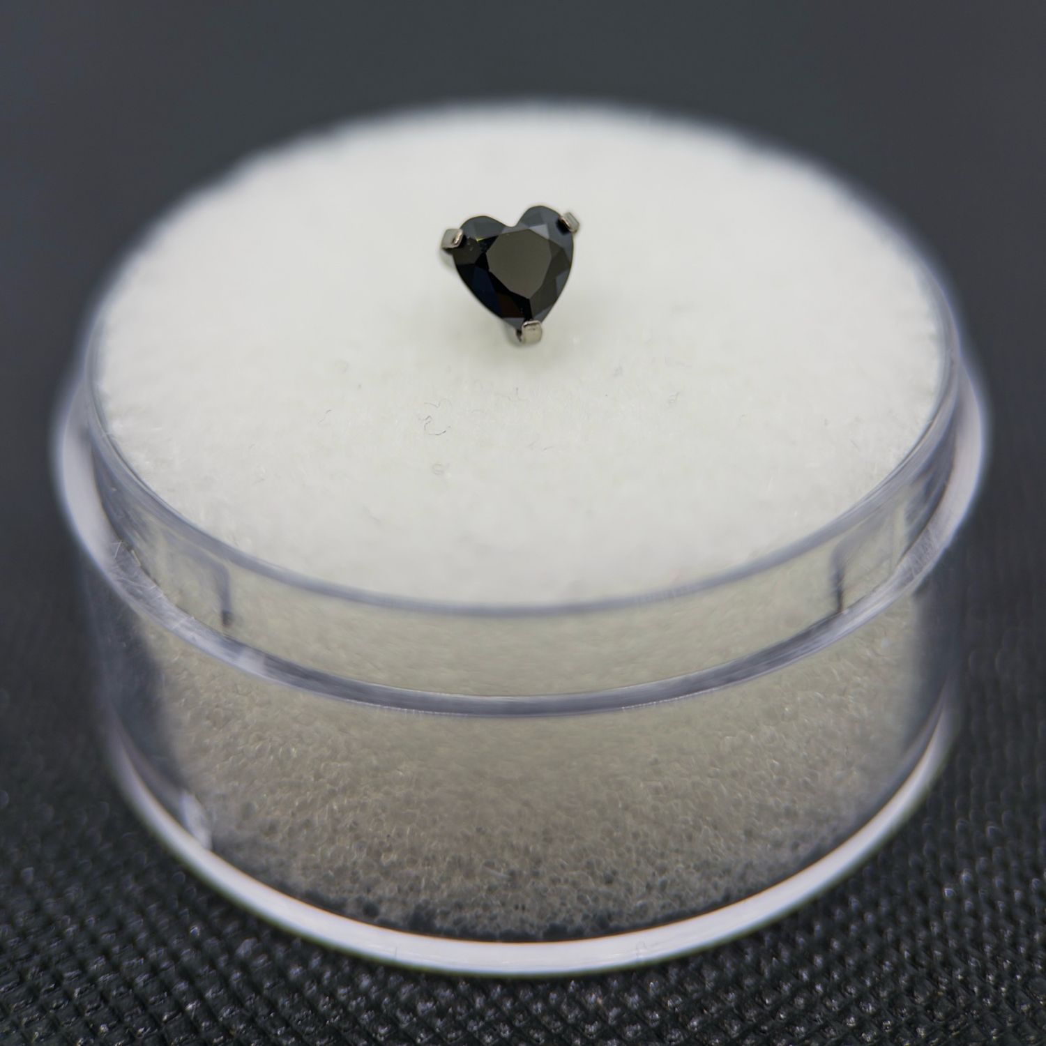 Heart-Shaped Gem Attachment, name: Black