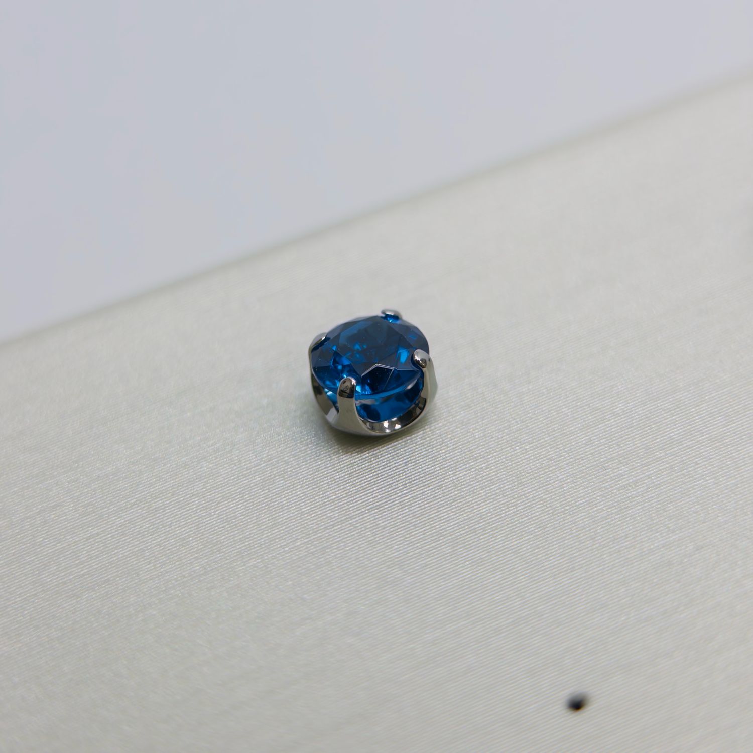 Deep Blue 4 Prong-Set CZ