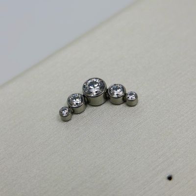 Curved 5 Gem Cluster