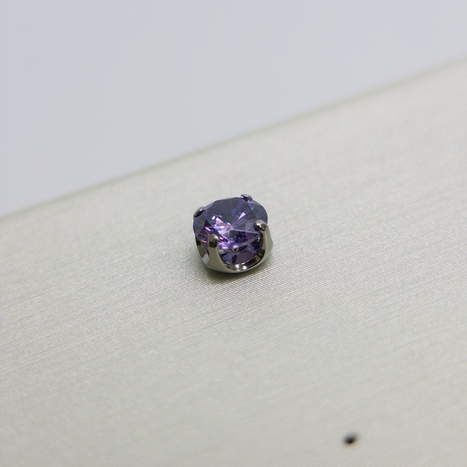 Amethyst 4 Prong-Set CZ