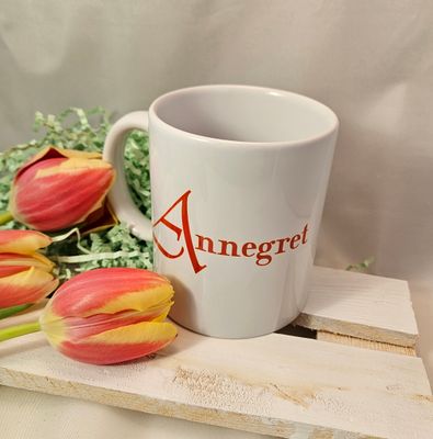 Tasse Osterhase mit Geschenk