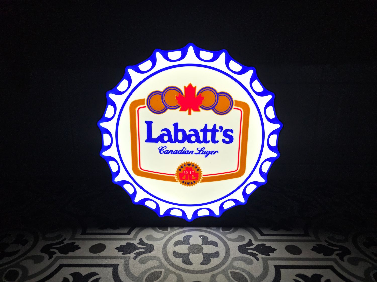 Labatts Retro Bottle Cap LED Lightbox Sign