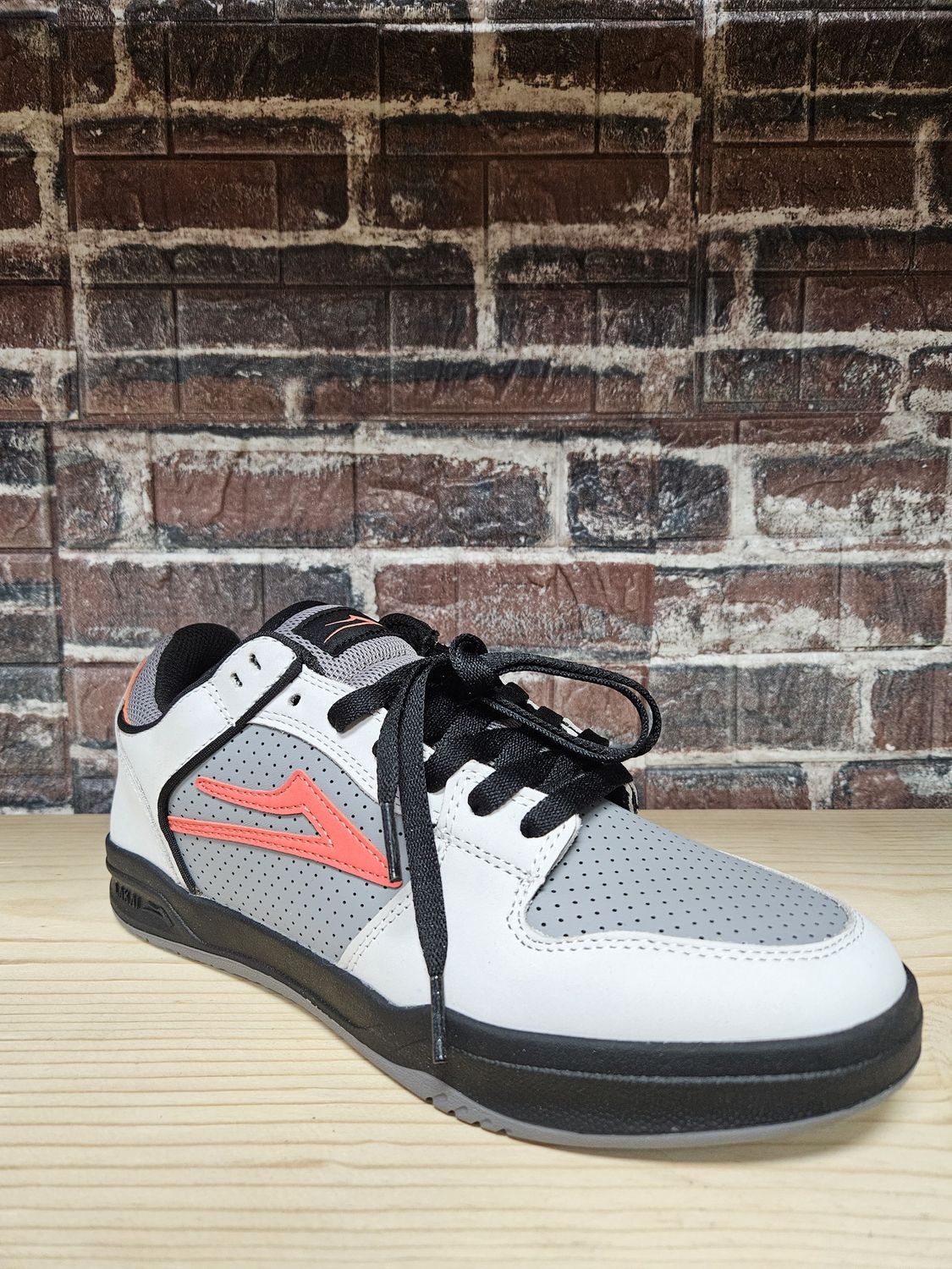 Lakai Telford Low - White Dove Coral, Size: 9