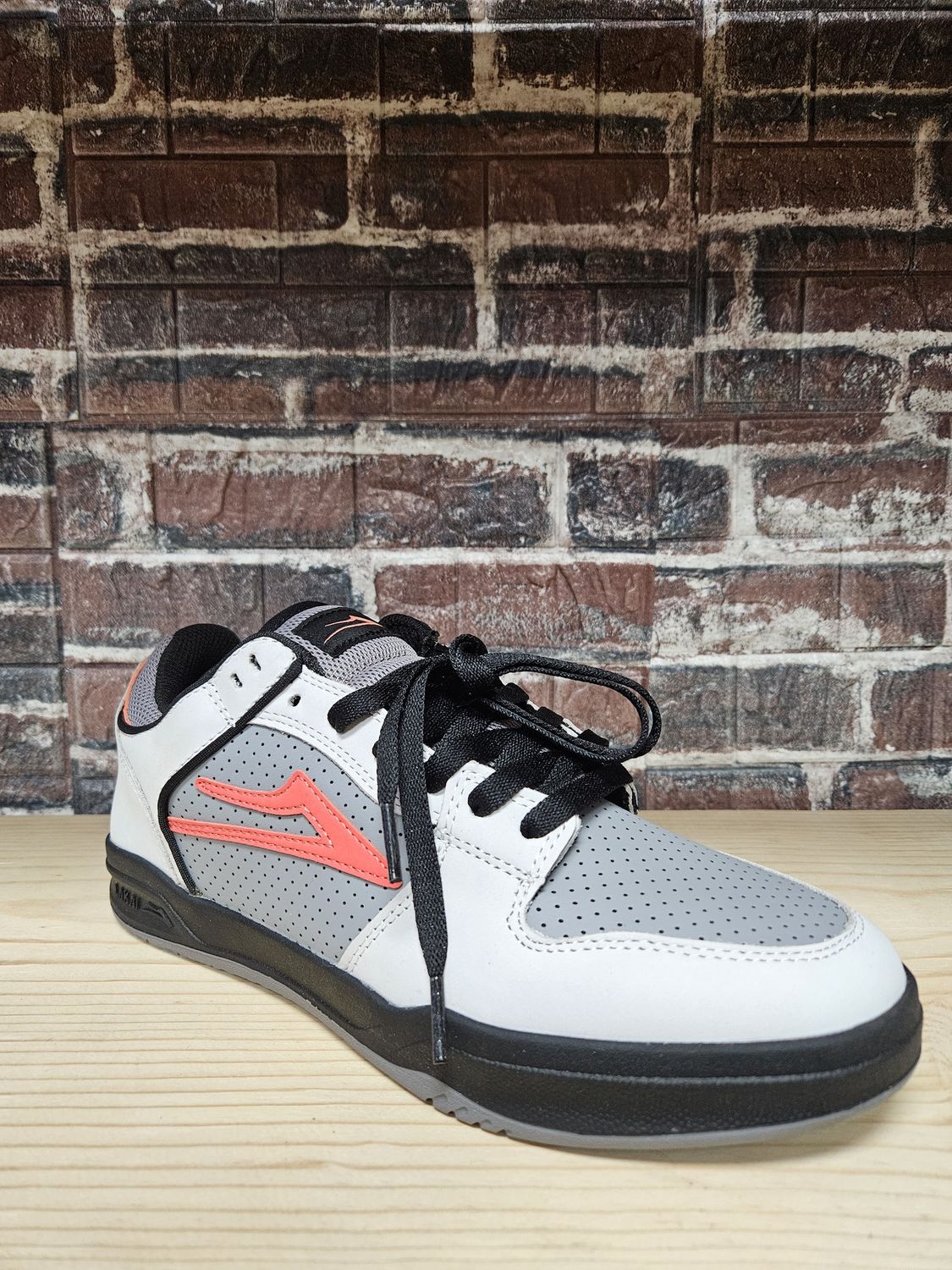 Lakai Telford Low - White Dove Coral, Size: 9