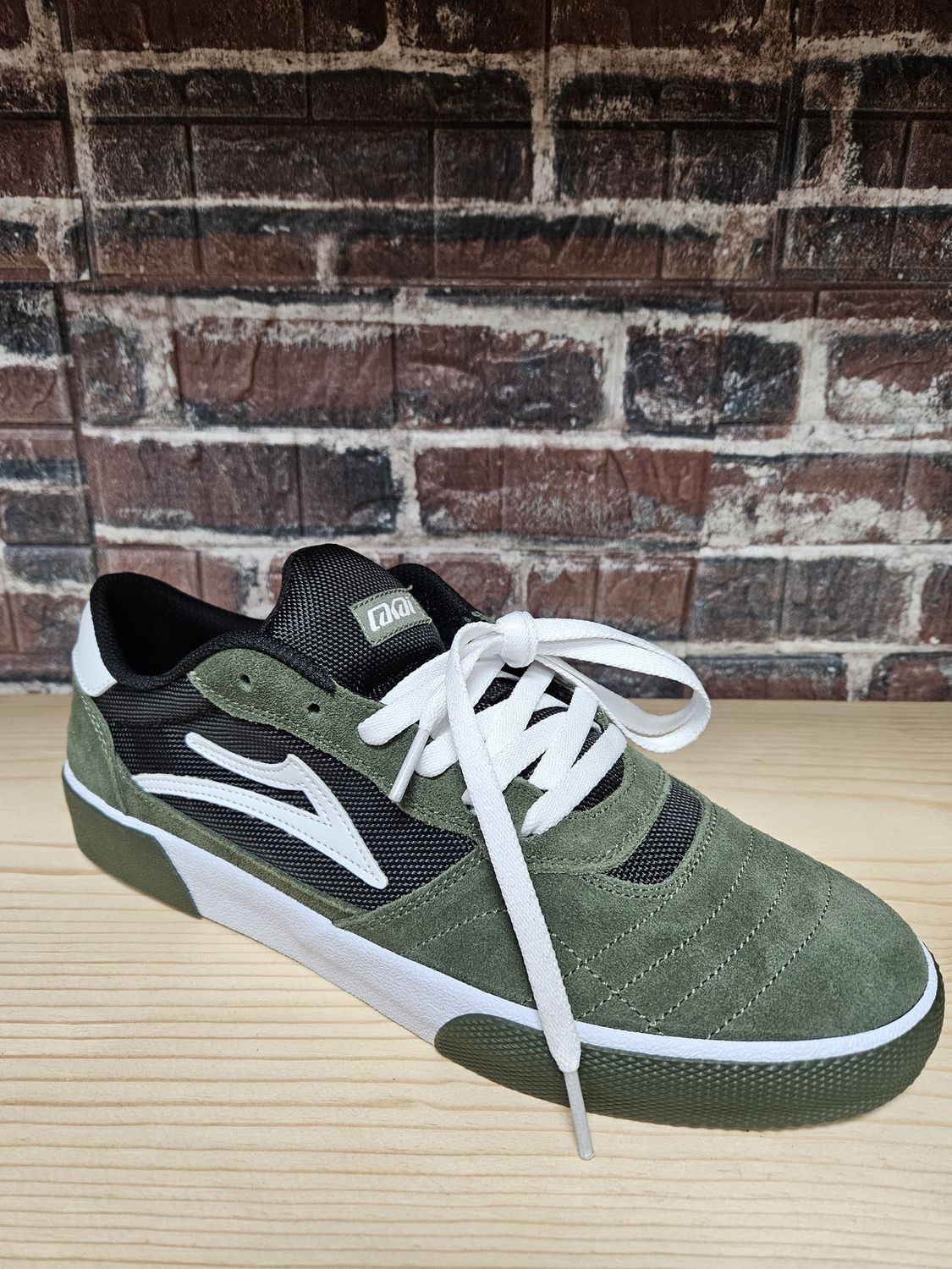 Lakai Cambridge - Covert Green Black White Lakai Cambridge - Covert Green Black White, Size: 9