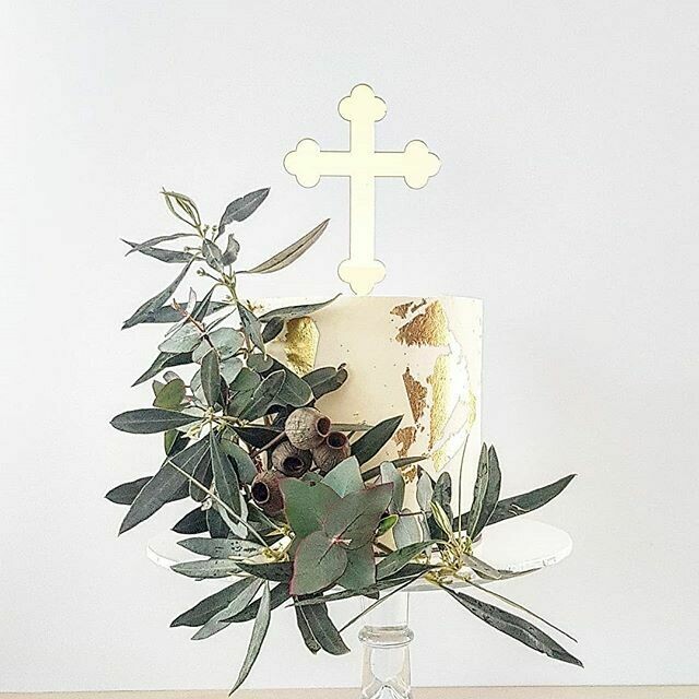 Full Buttercream Cake + Large Mixed Foliage Full Buttercream Cake + Large Mixed Foliage