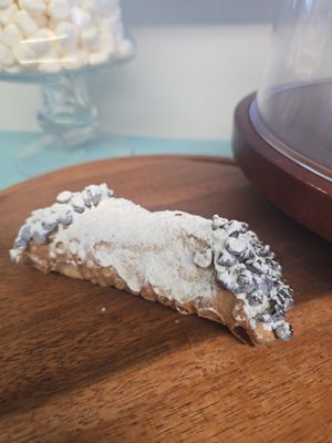 Cannoli (6)