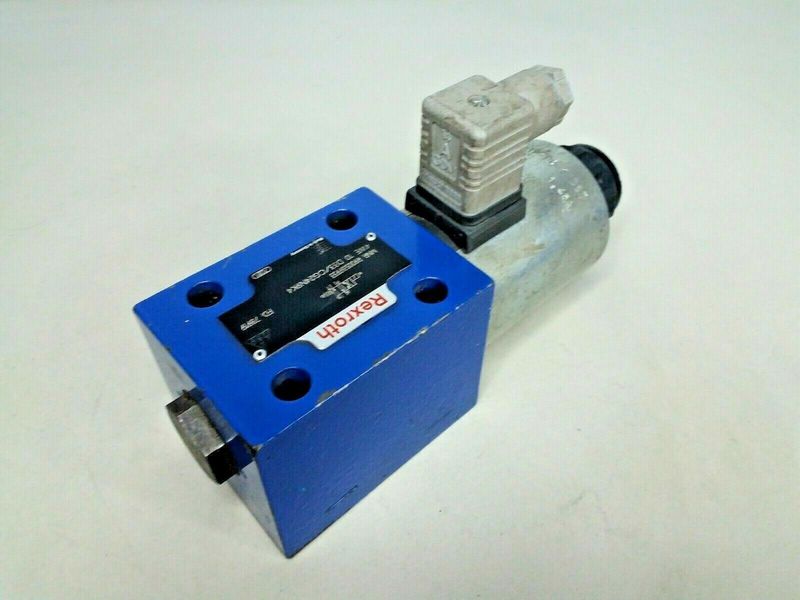 Rexroth 4WE10D33/CG24N9K4 MNR: R900589933 Directional Control Valve
