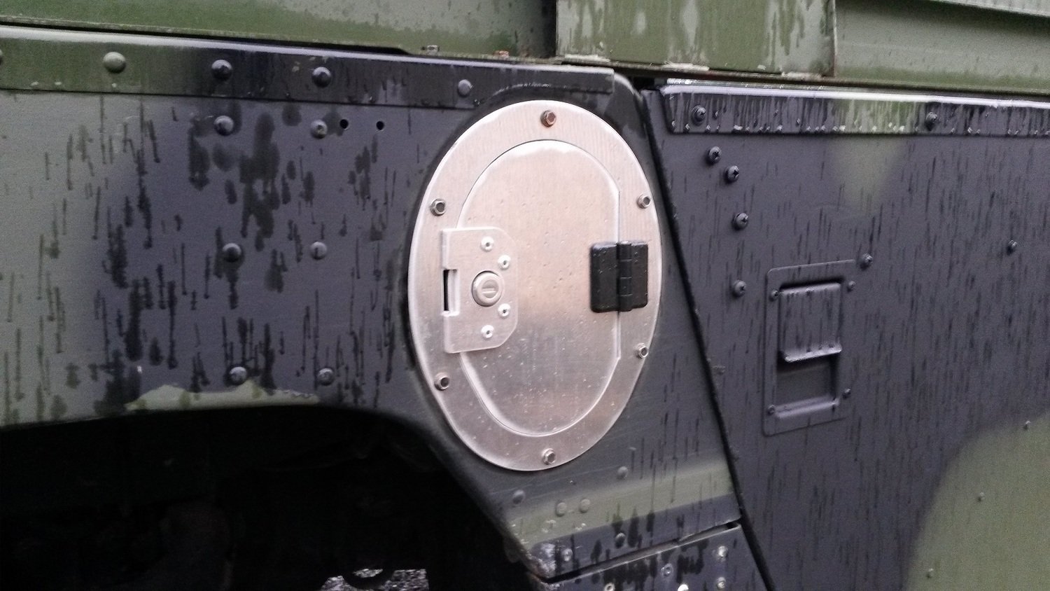HMMWV / Hummer H1 Locking Fuel Door