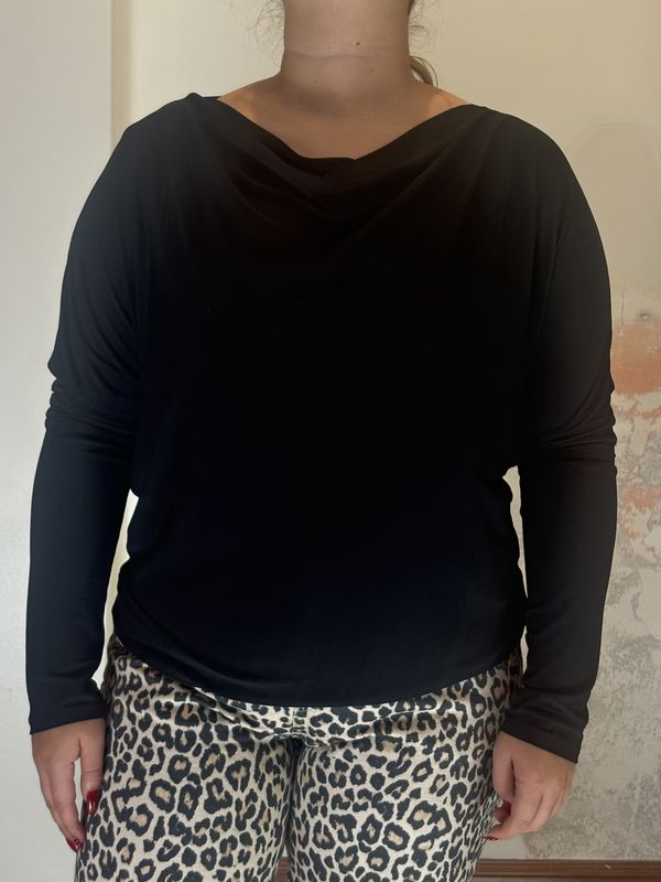 Black V-Neck long Sleeve