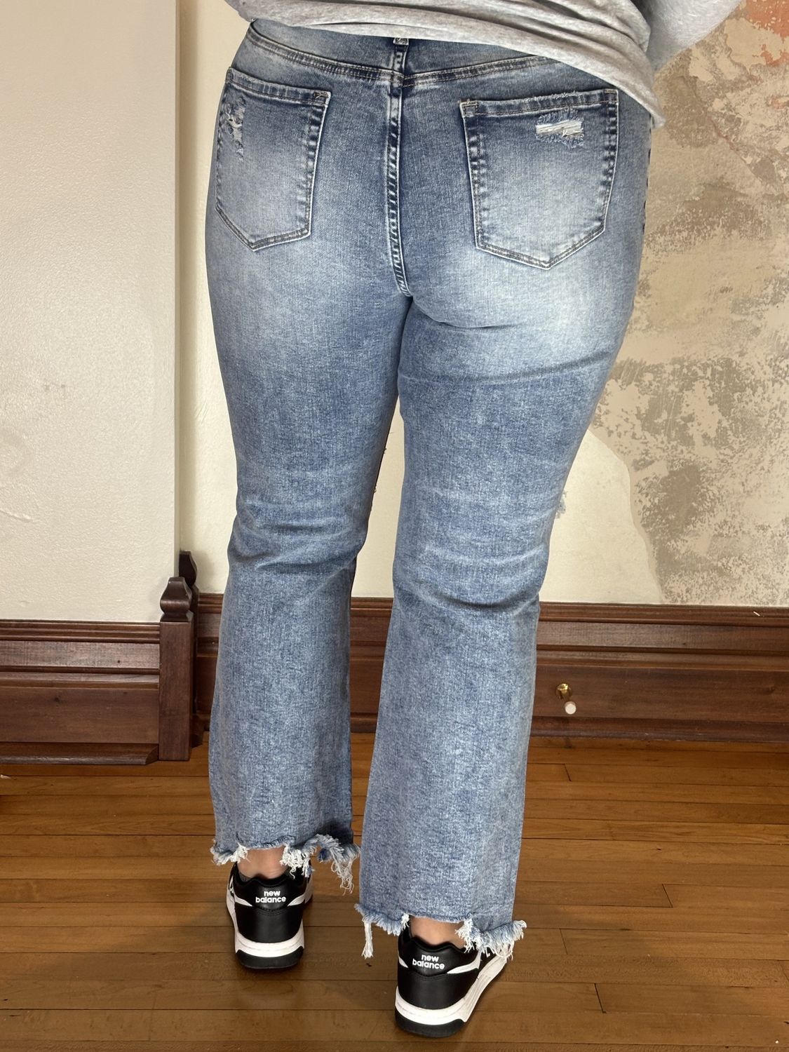 Raw Hemm Open Flared Jean