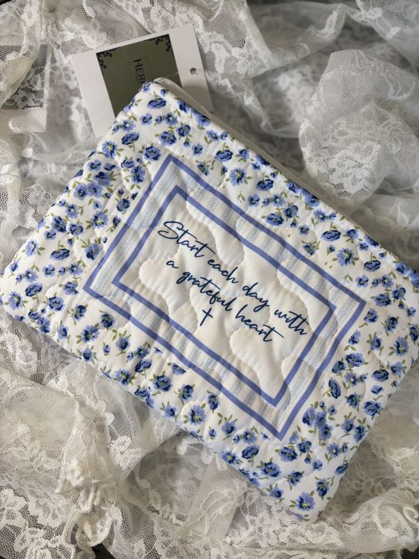 Grateful Heart Quilted Makeup Bag