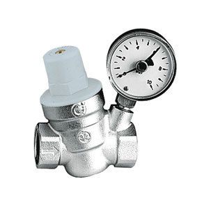 Réducteur de pression avec mano 1/2" femelle/femelle 15/21