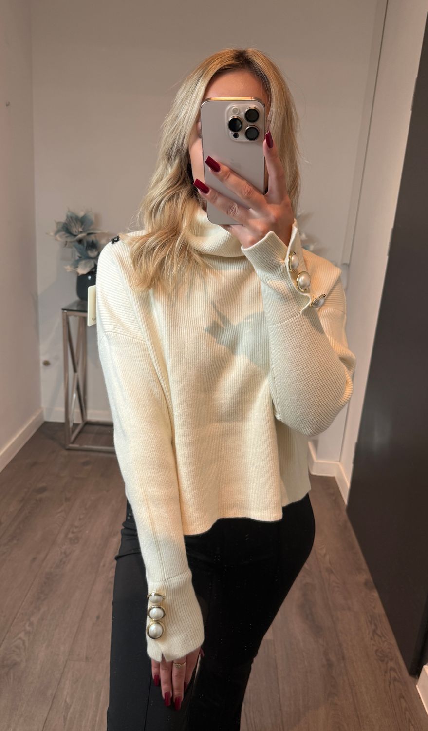 Śmietankowy sweter