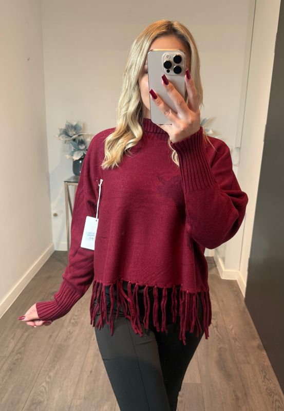 Sweter z frędzlami