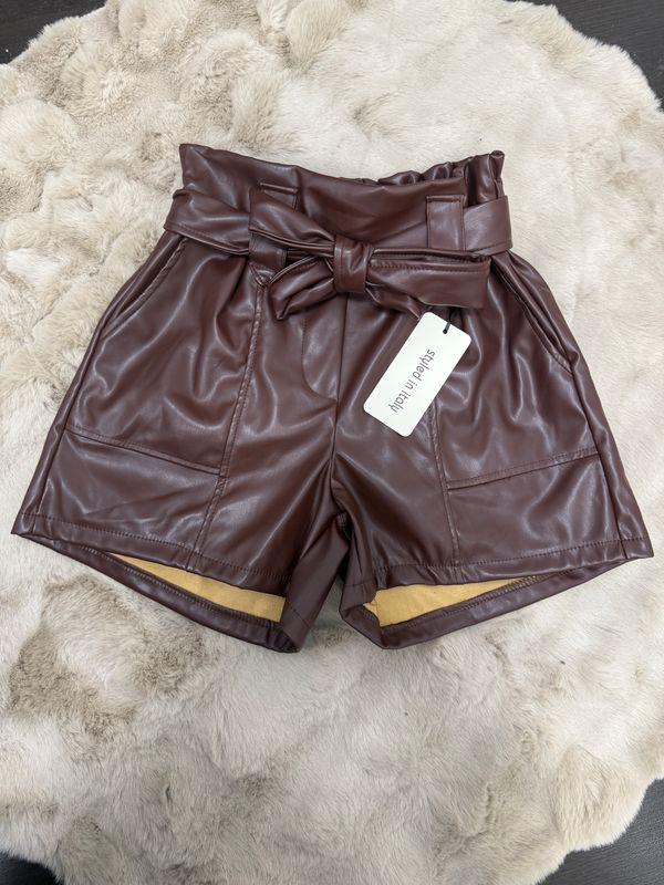 Spodenki z ekoskóry