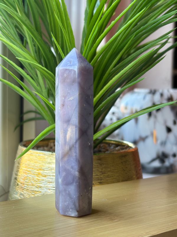 Paarse Chalcedoon punt