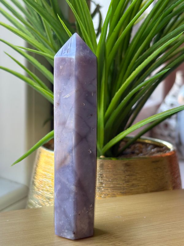 Paarse Chalcedoon punt