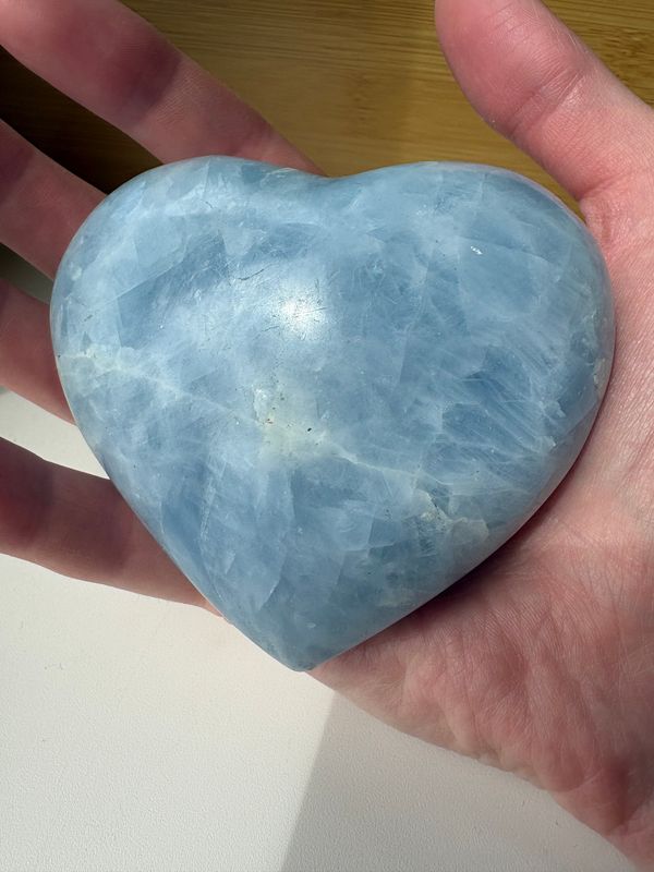 Blauwe calciet hart