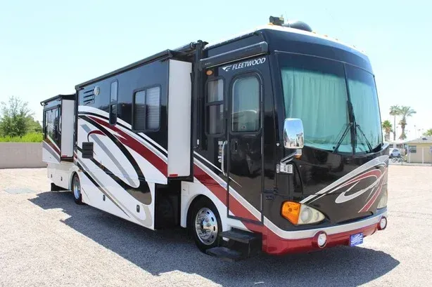 2007 FLEETWOOD EXCURSION 39L