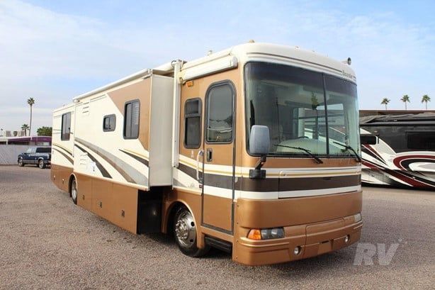 2004 FLEETWOOD BOUNDER 38N