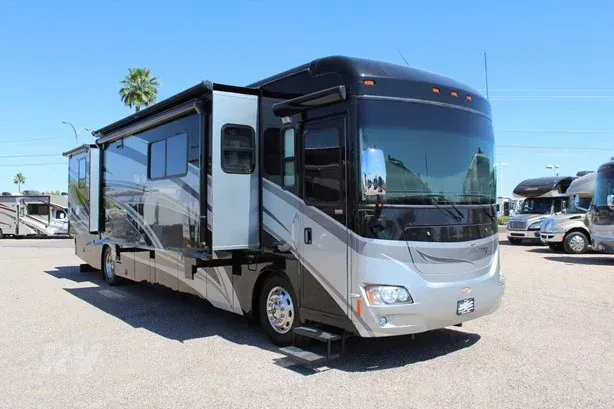 2011 WINNEBAGO JOURNEY 40U