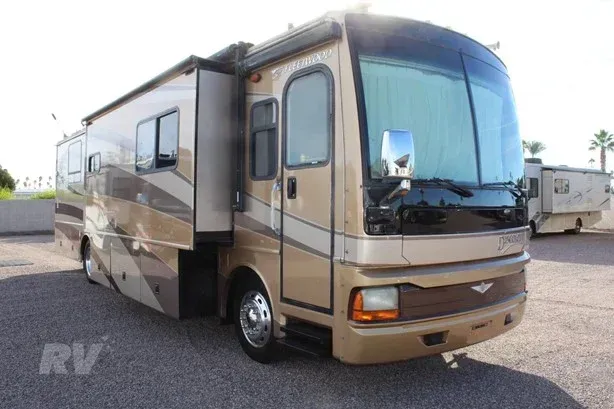 2005 FLEETWOOD DISCOVERY 39S
