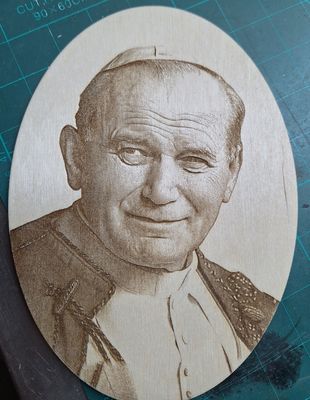 Jan Paweł II -owal sklejka