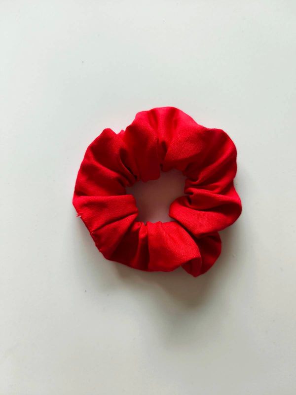 Medium Scrunchie Red Linen