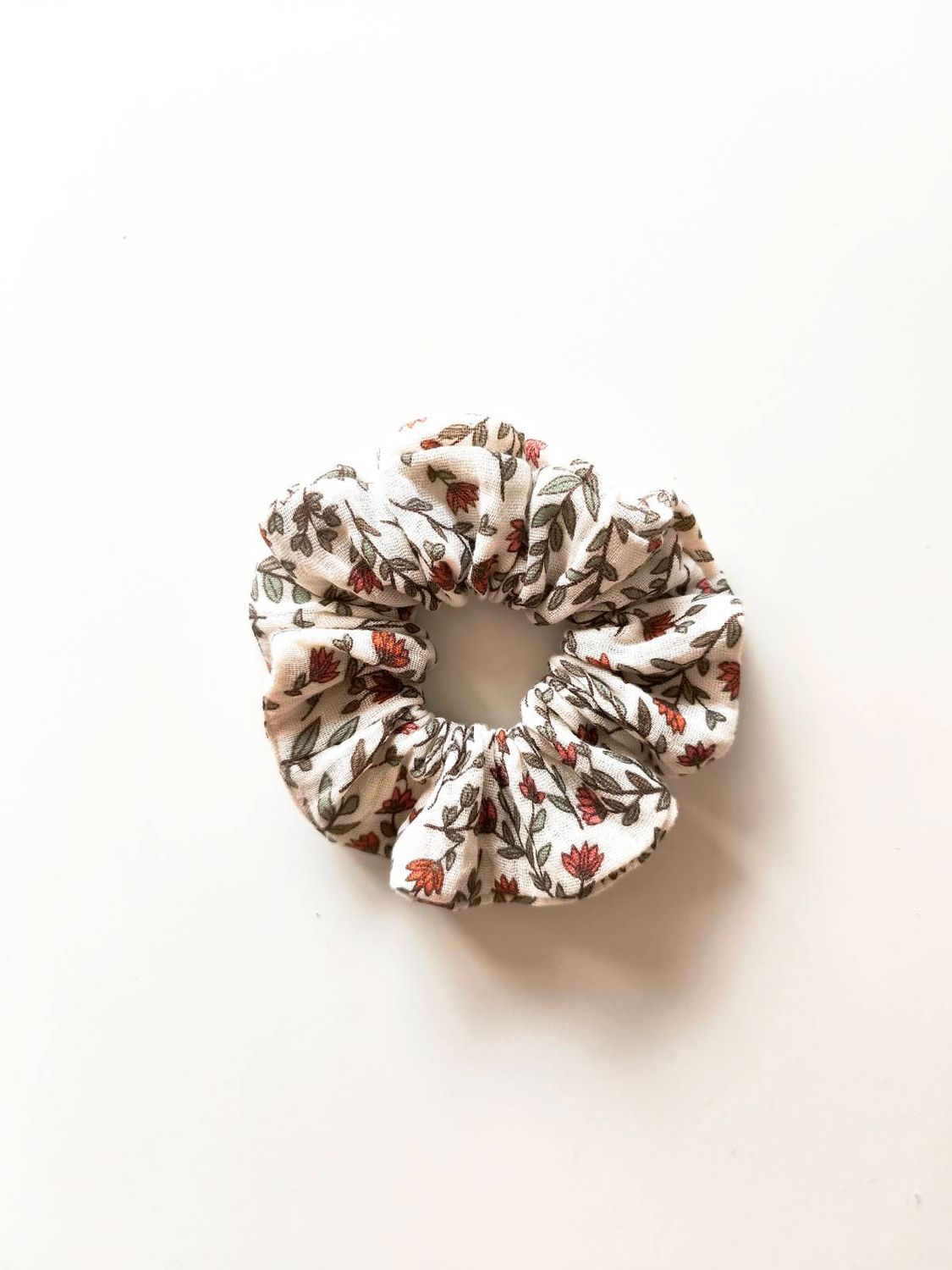 Medium Scrunchie Old garden