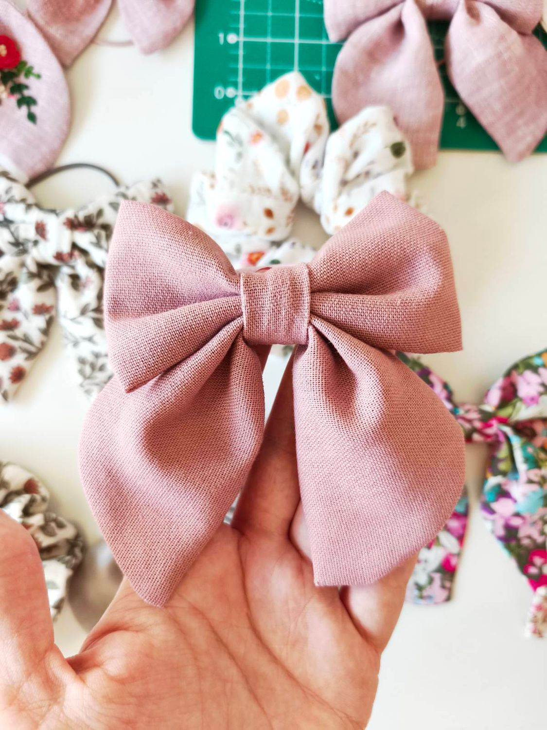 Kokarda "Aurelia" Rosy Linen