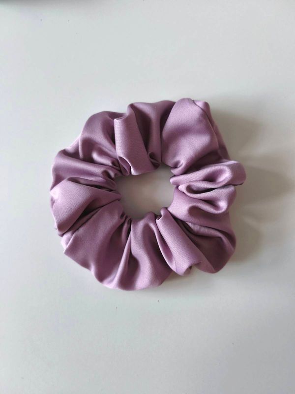 Medium Scrunchie Heather