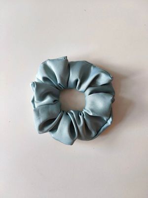Medium Scrunchie Blue