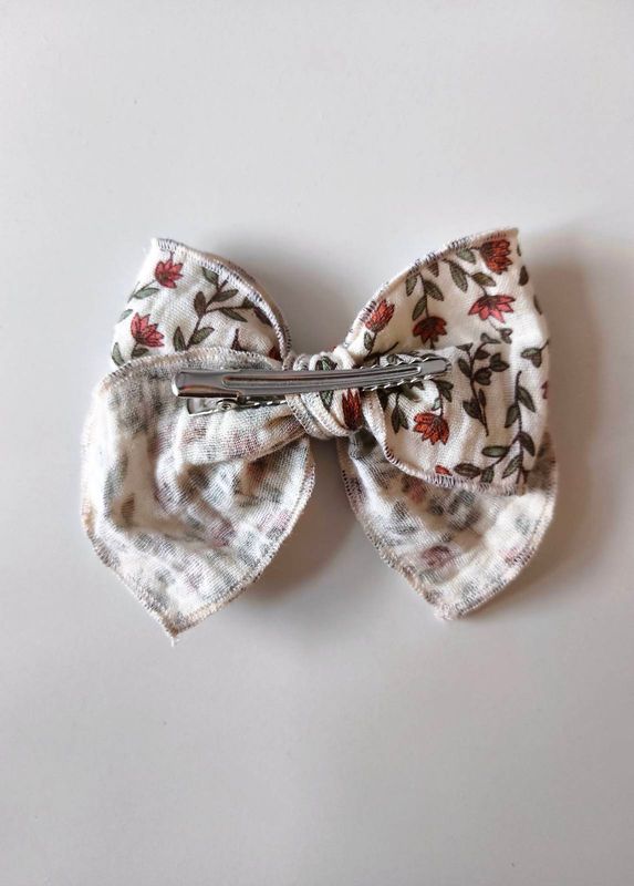 Scrunchie Mini Blossom w średnim rozmiarze do codziennej fryzury