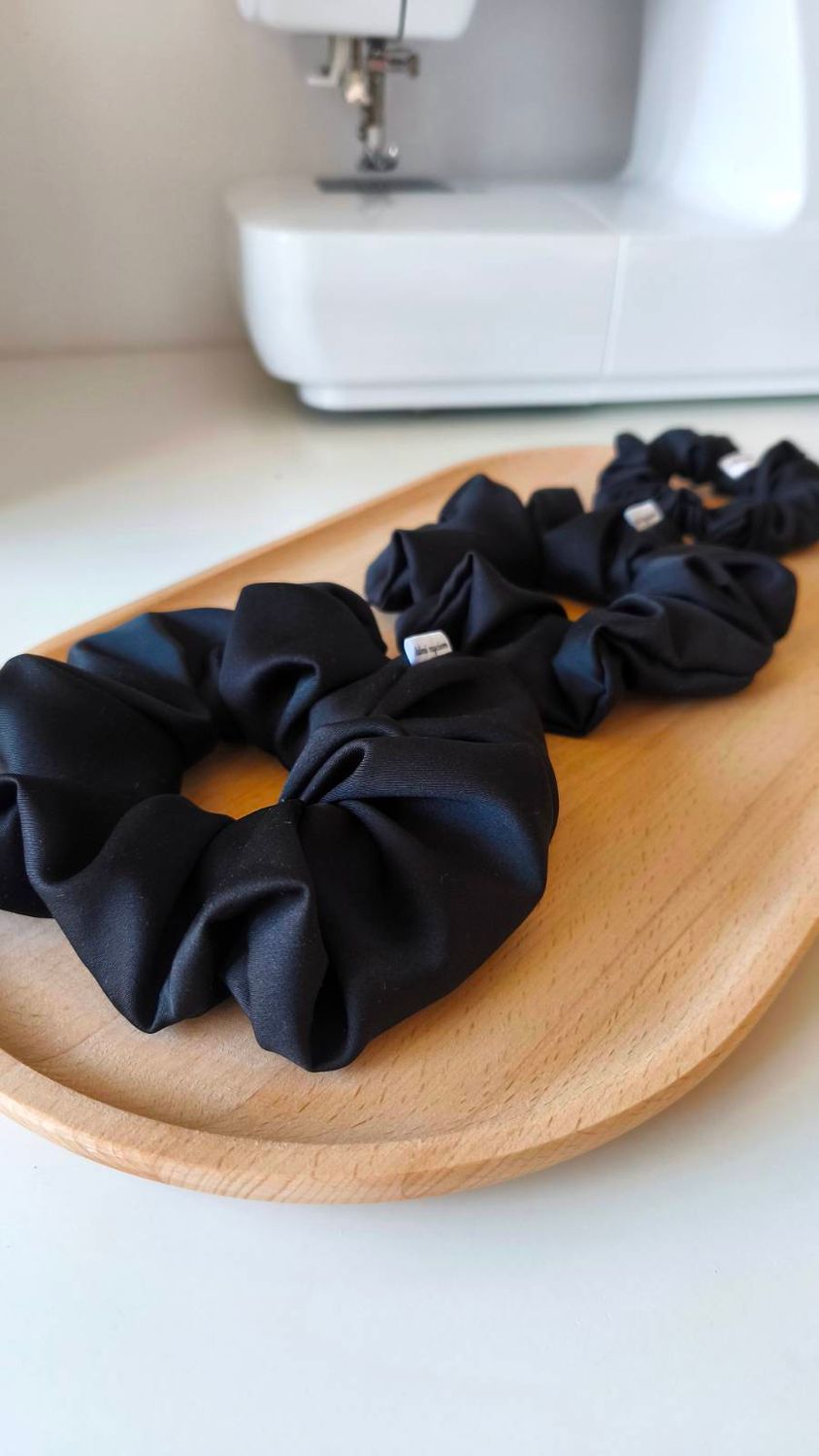 Maxi Scrunchie Black